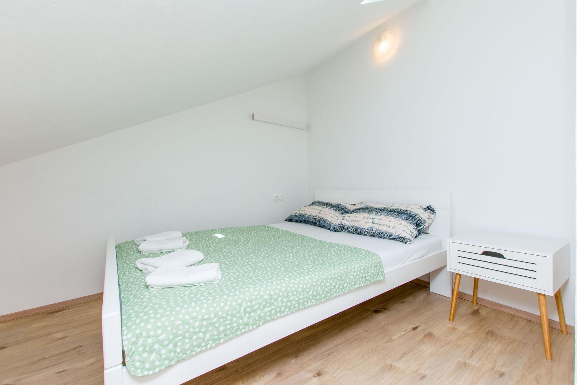 Apartment Petea Омиш Экстерьер фото