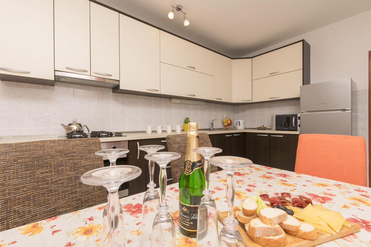 Apartment Petea Омиш Экстерьер фото